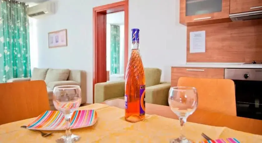 Солнечный берег: Sun Village Apart Complex
