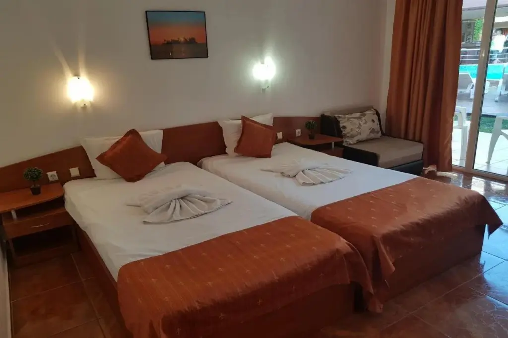 Солнечный берег: Sun Hotel