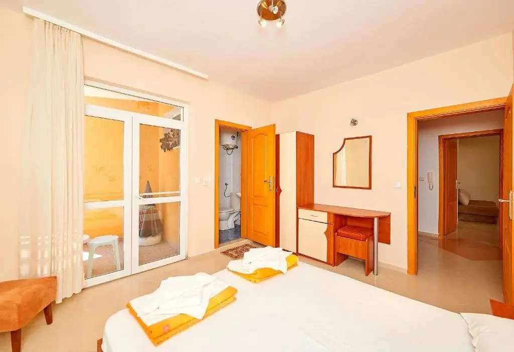 Поморие: Guest House Nadin