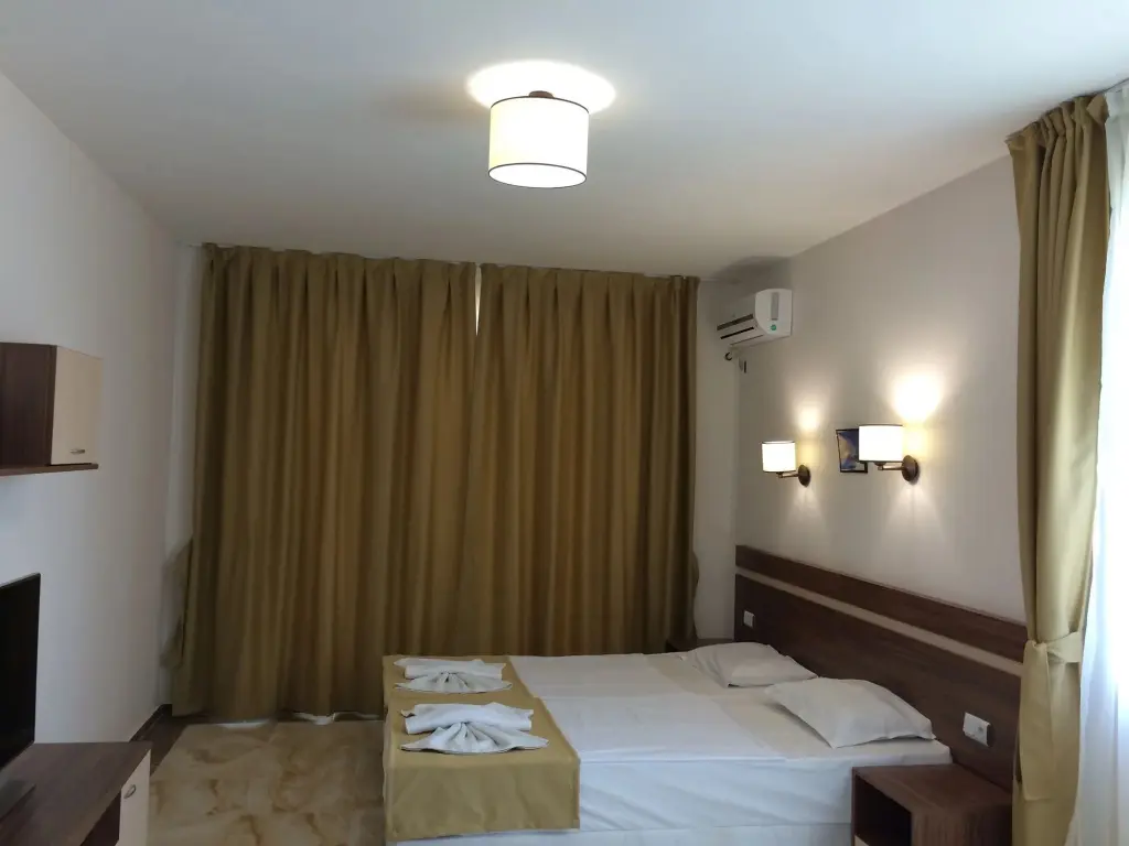 Солнечный берег: Palm Residence Deluxe Studios