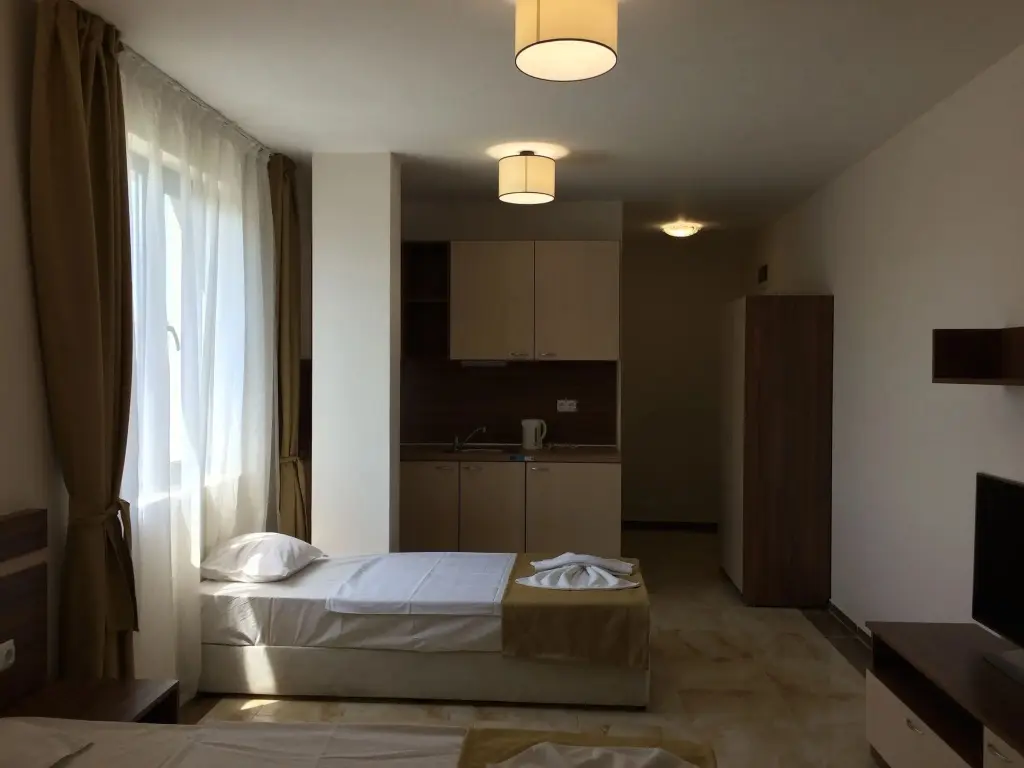 Солнечный берег: Palm Residence Deluxe Studios
