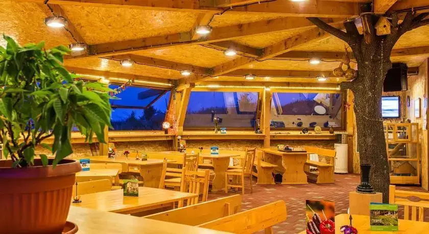 Разлог: Debeli Dab Eco Village