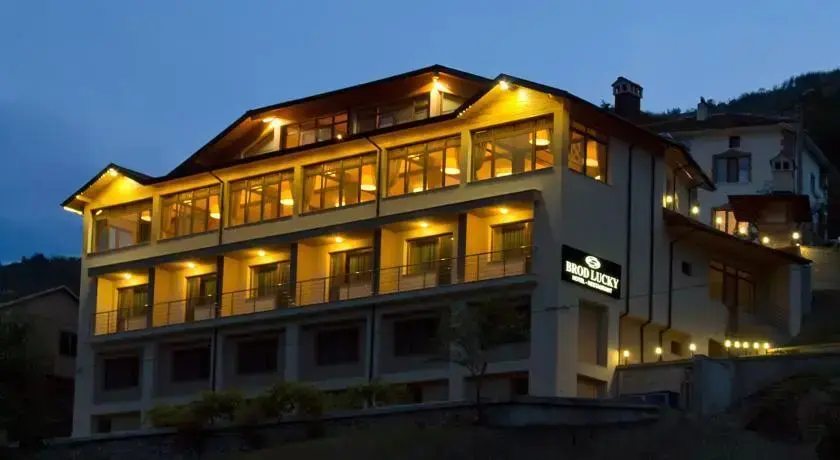 Чепеларе: Hotel Brod Lucky