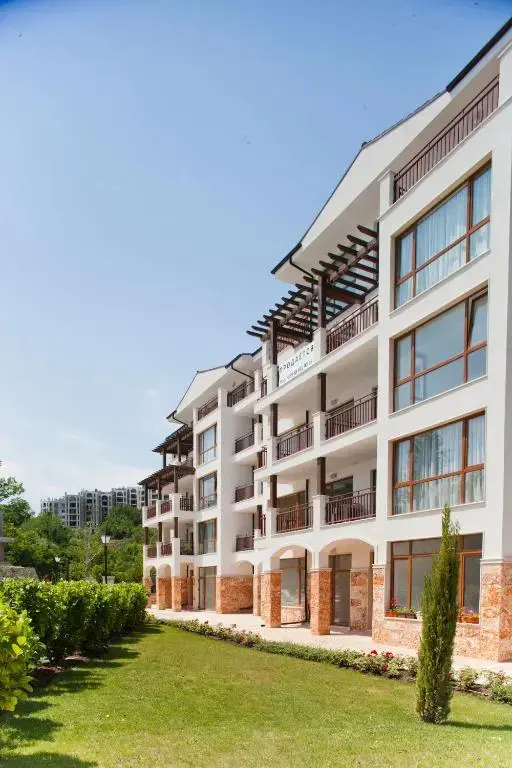 Балчик: Balchik Gardens Apartments
