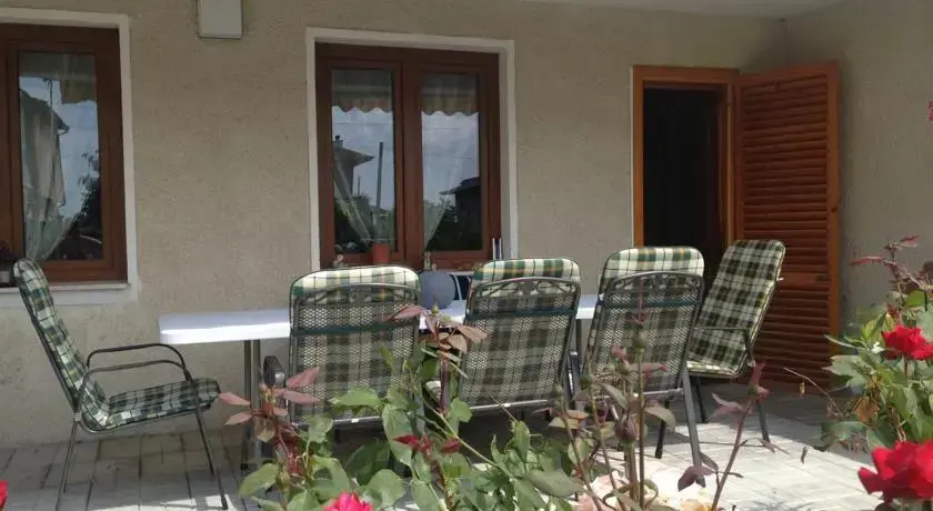 Варна: Guest House Lilly