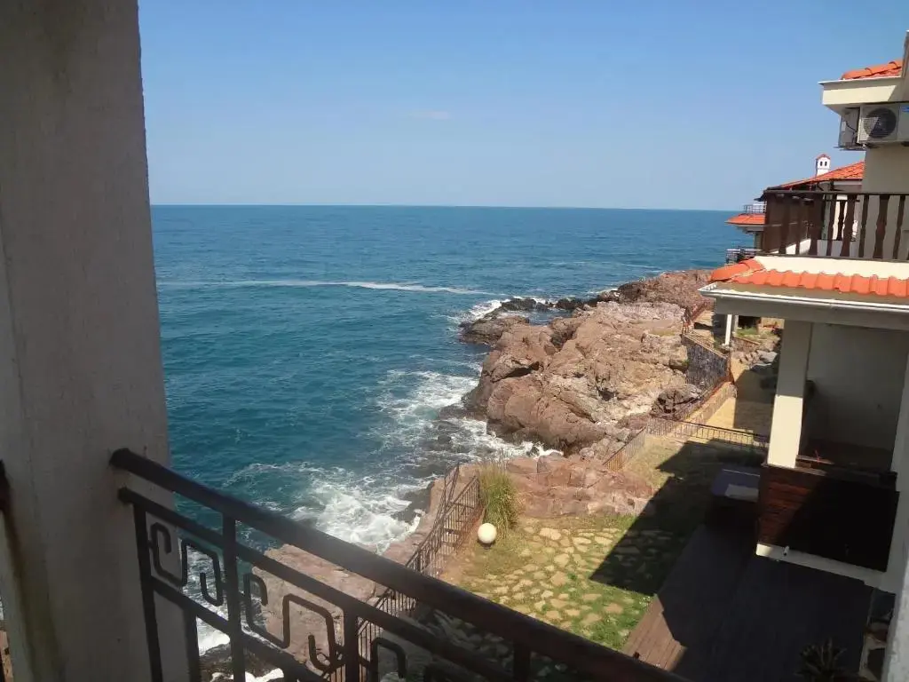 Созополь: Sozopol Apartment with Sea View