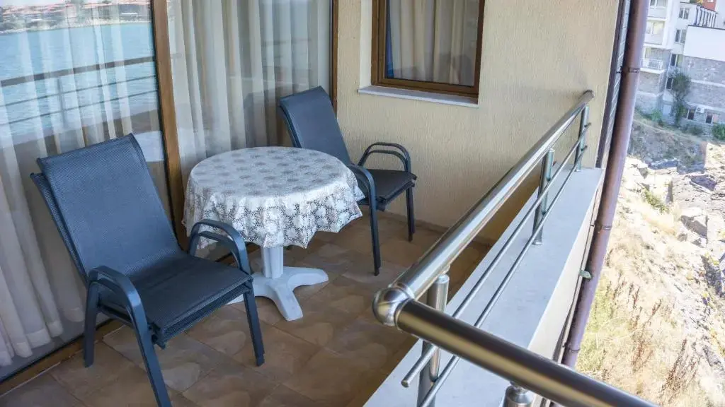Созополь: Sozopol Apartment with Sea View