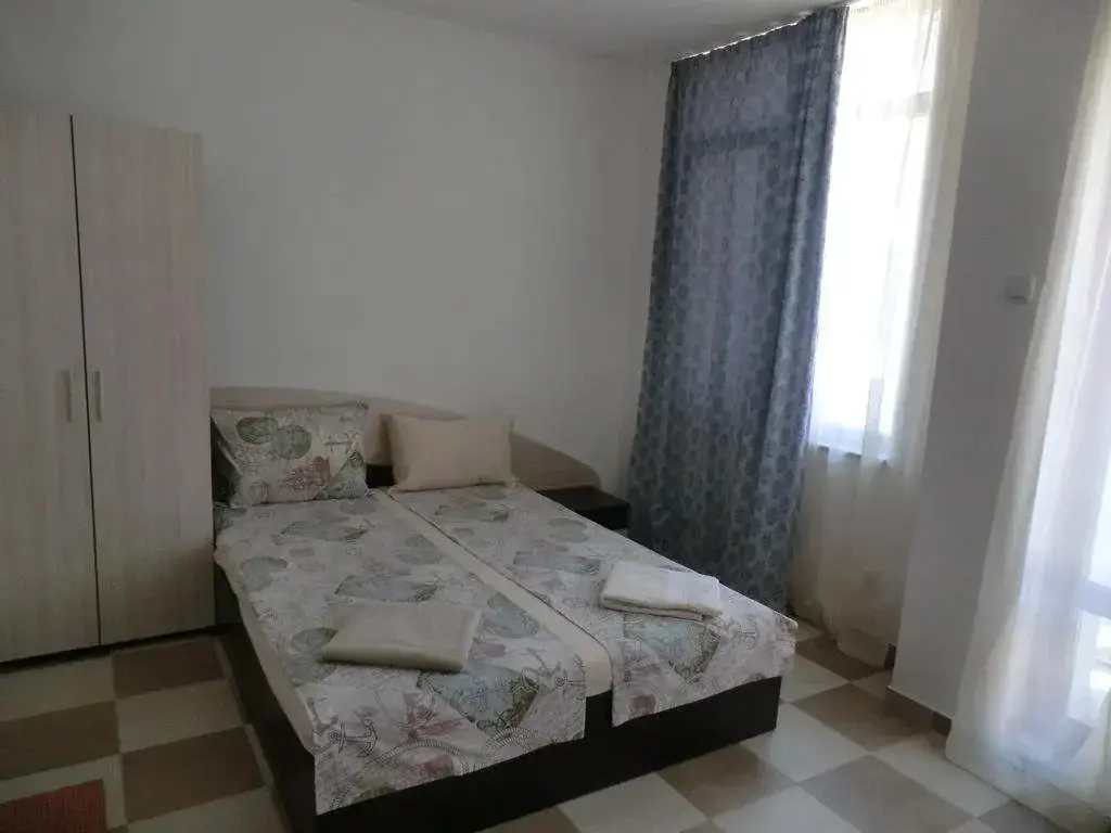 Равда: Guest House Petrovi