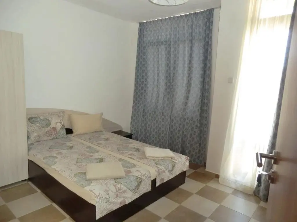 Равда: Guest House Petrovi