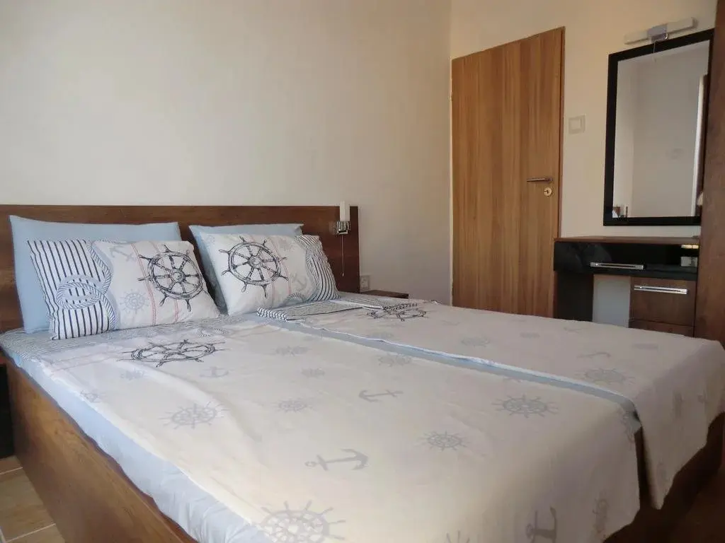 Равда: Guest House Petrovi