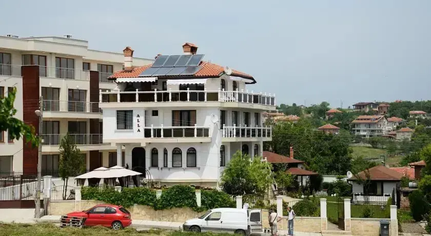 Бяла: Guest House Alla