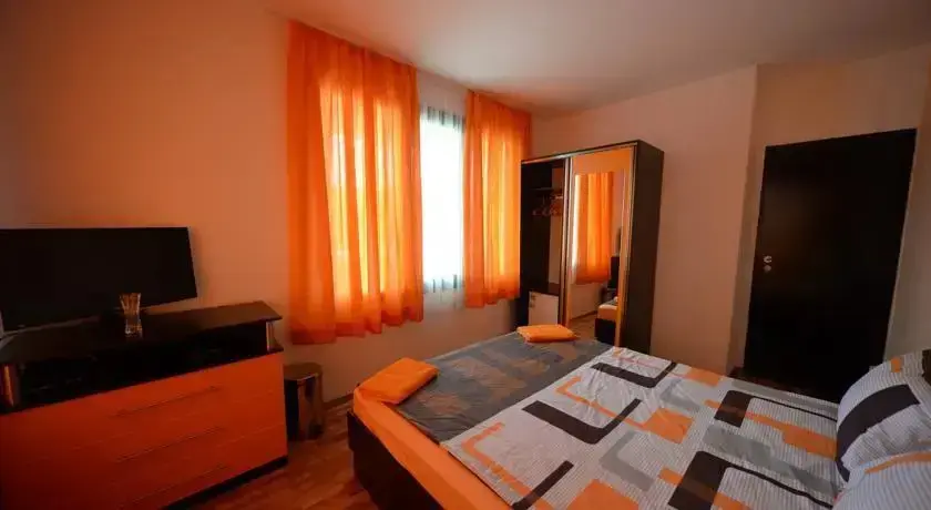 Бяла: Guest House Alla