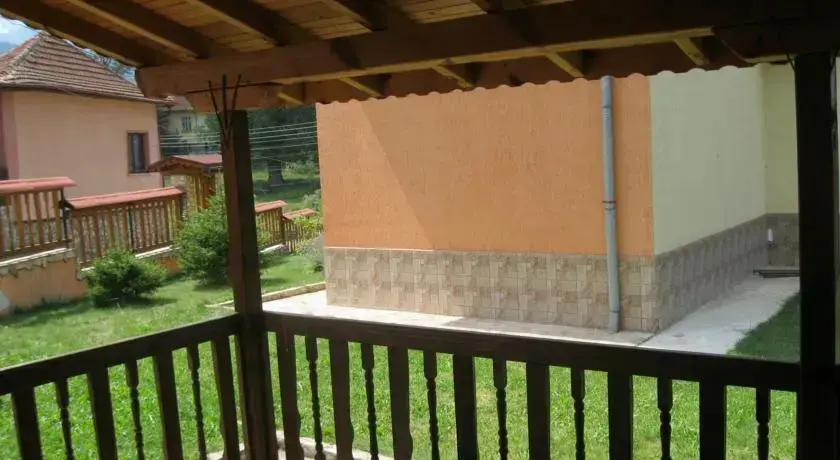 Дупница: Guest House Rosi