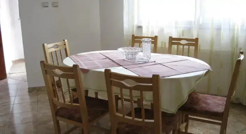 Дупница: Guest House Rosi