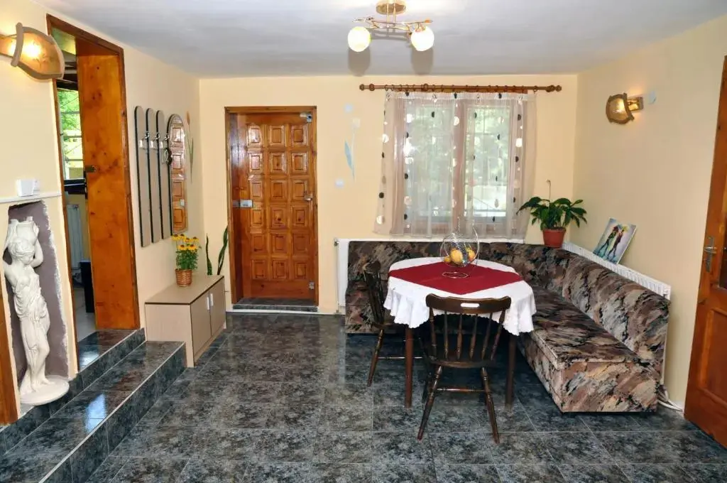 Копривштица: House By The River