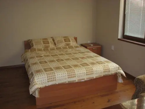 Извос: Guest House Elena