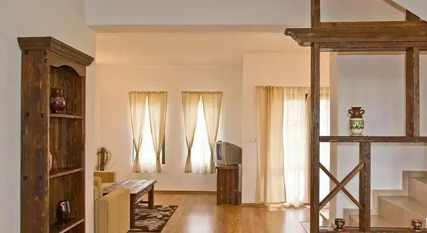 Александрово: Guest House Chateau Medovo