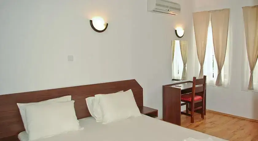 Александрово: Guest House Chateau Medovo