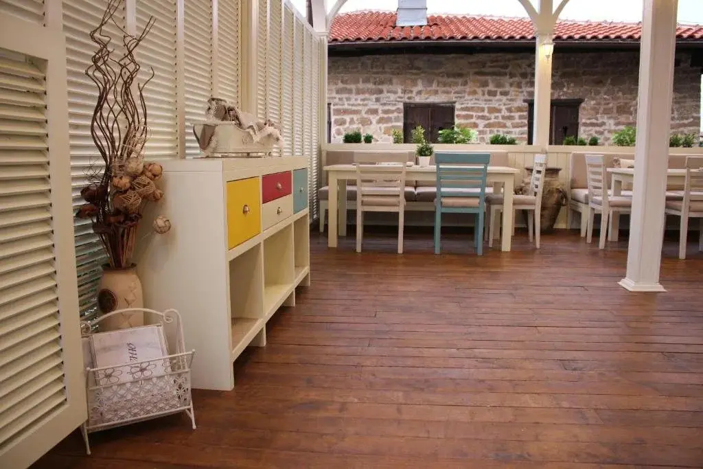 Свиштов: Hotel Nove