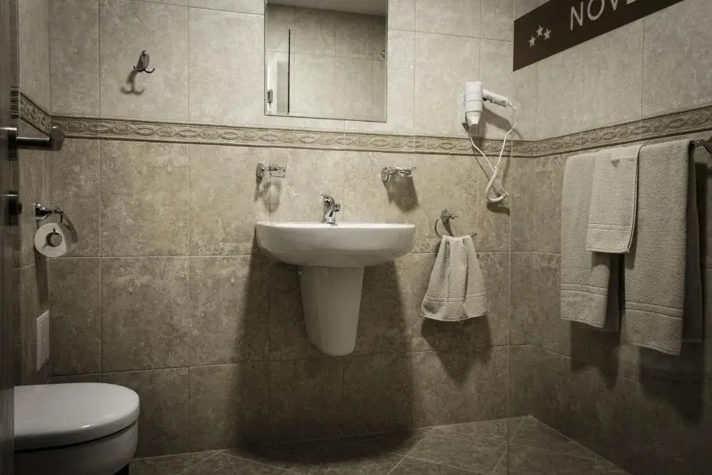 Свиштов: Hotel Nove
