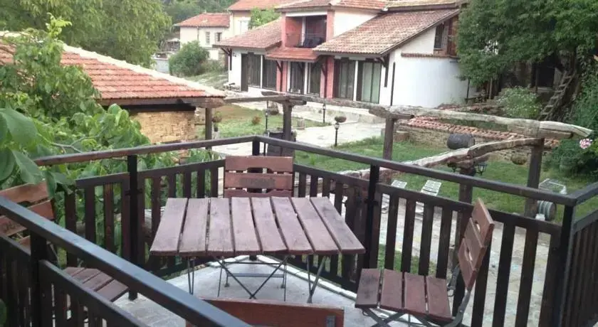Боженци: Guest House Kmetovite