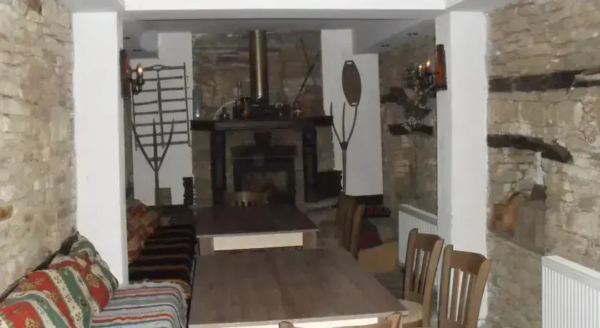 Боженци: Guest House Kmetovite