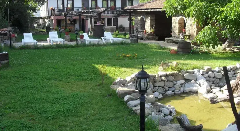Боженци: Guest House Kmetovite