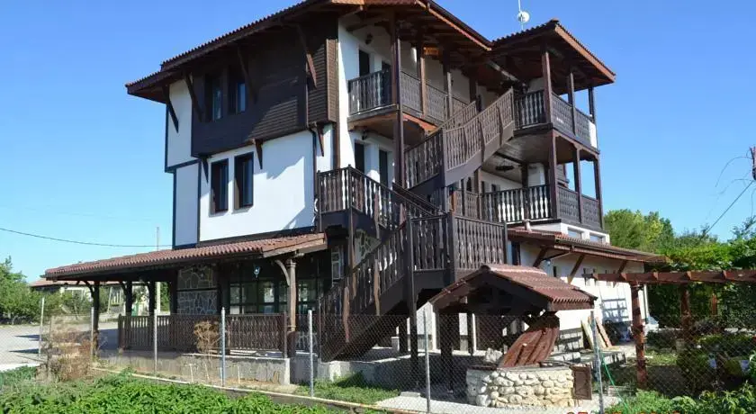 Тюленово: The Doctors House