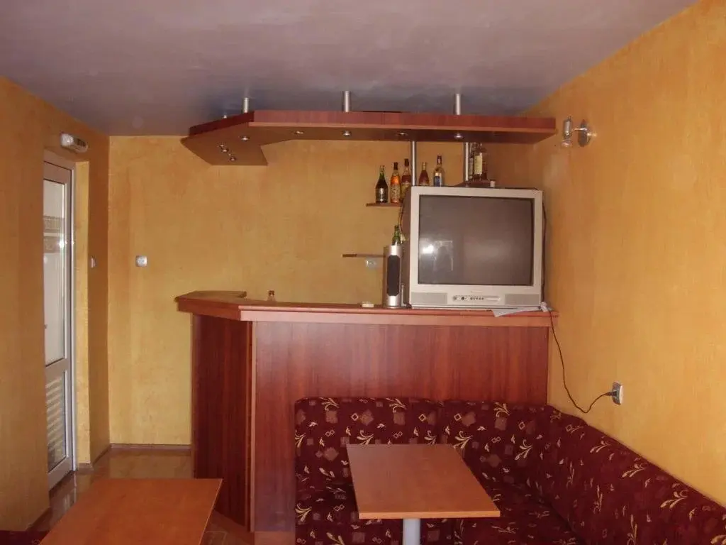 Петрич: Family Hotel May