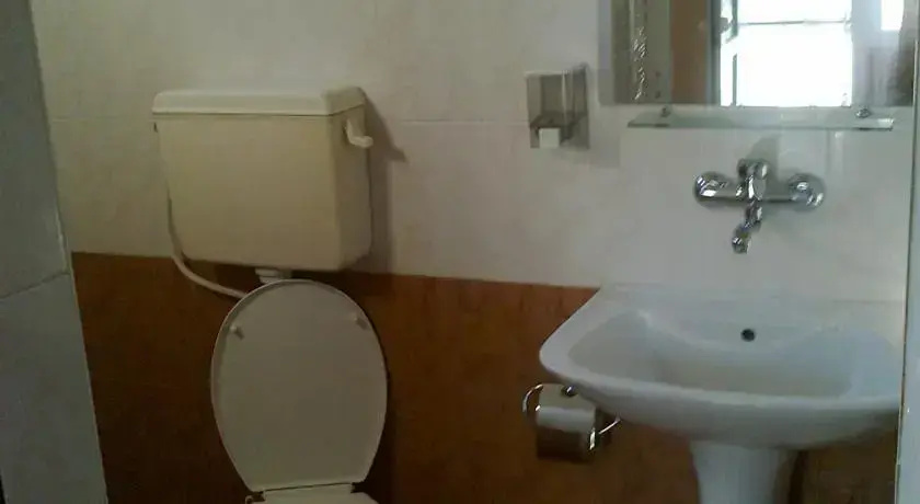 Петрич: Family Hotel May