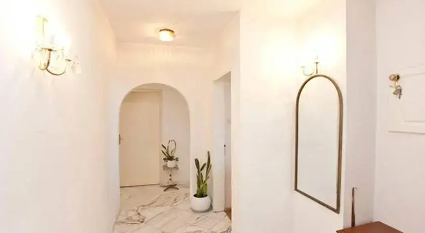 София: Panoramic Downtown Vitosha Apartment
