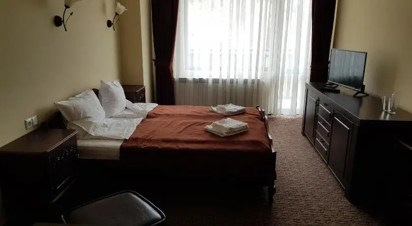 Трявна: Family Hotel Bela