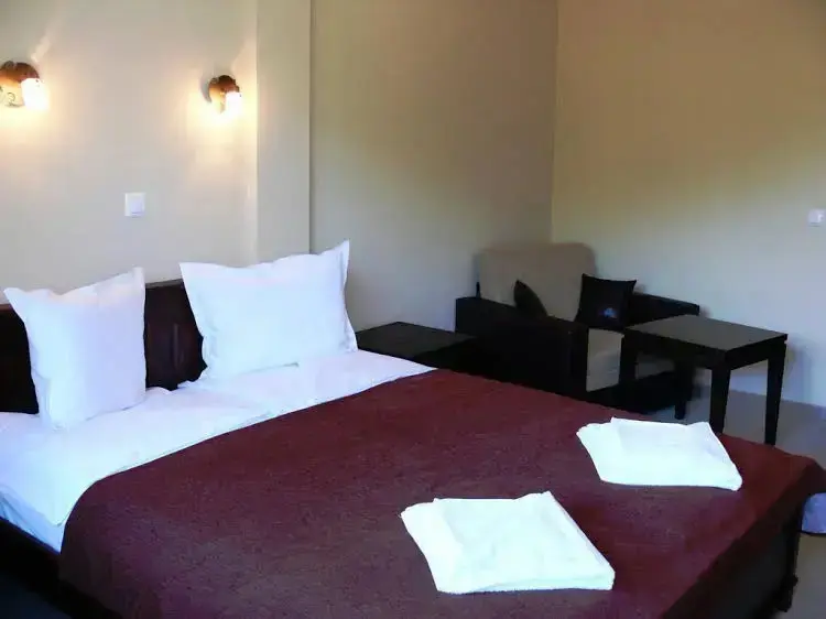 Трявна: Family Hotel Bela
