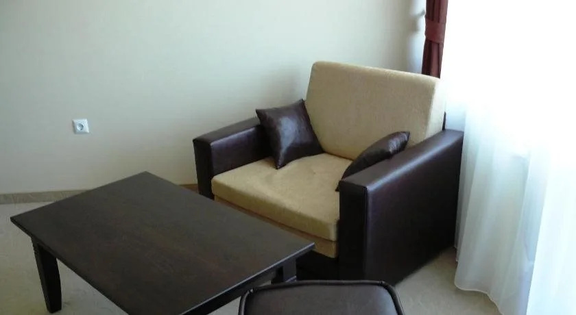 Трявна: Family Hotel Bela