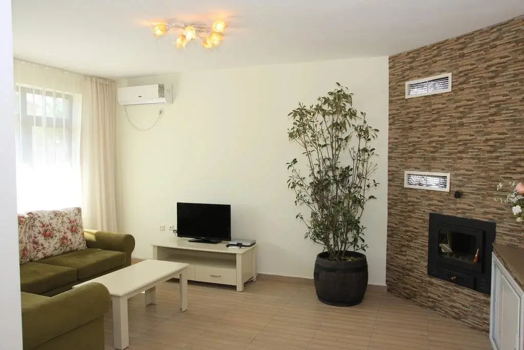 Карнобат: Family Hotel Zvezda