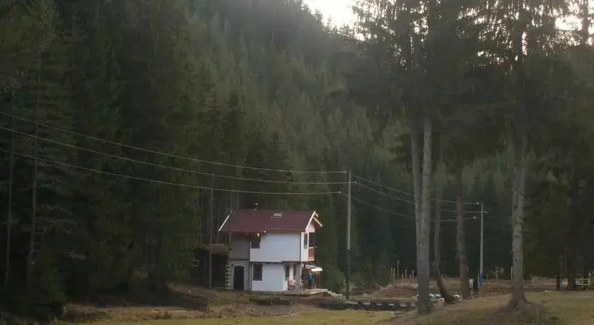 Девин: Perika House