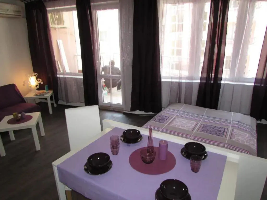 Поморие: Purple Orange Studios