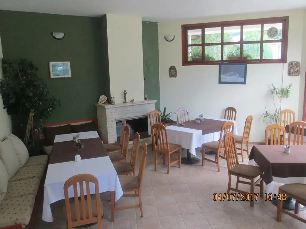 Чепеларе: Fisherman's Hut Hotel