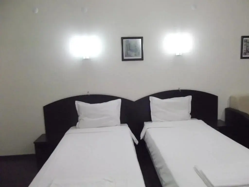Кирково: Hotel Enchevi