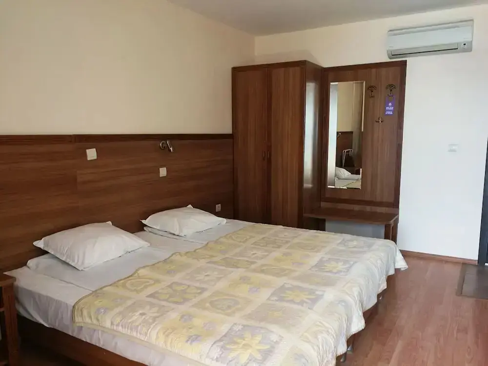 Балчик: Iris Hotel