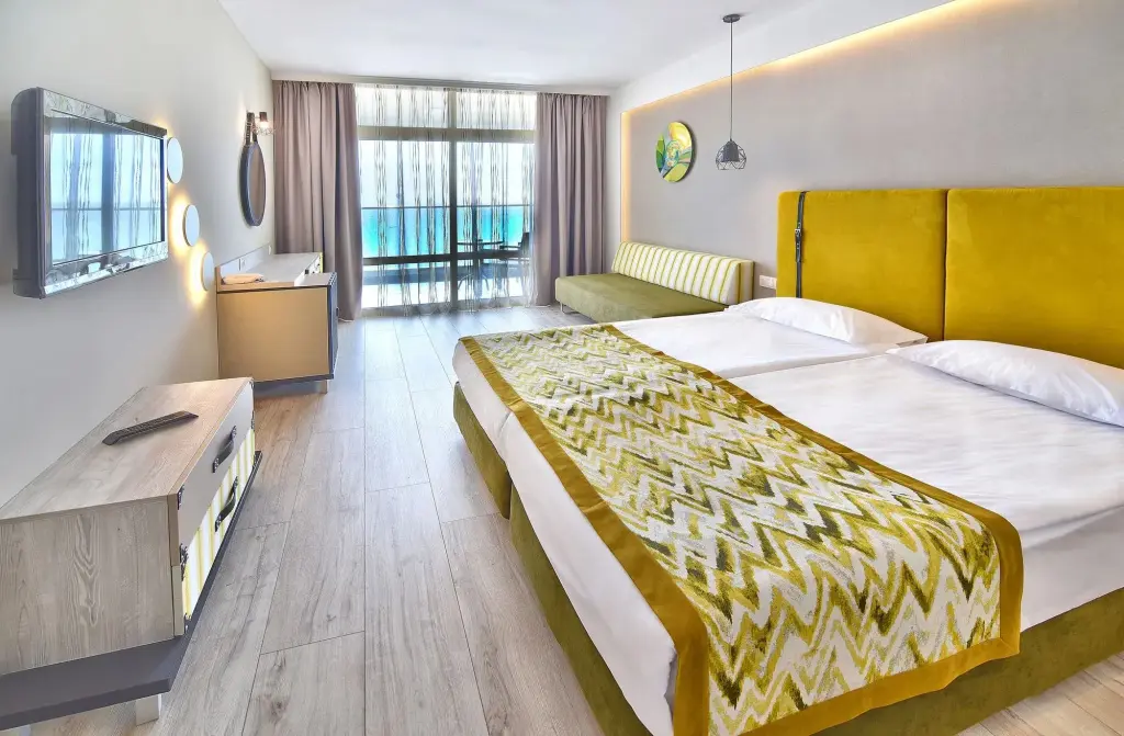 Варна: Grifid Encanto Beach Hotel