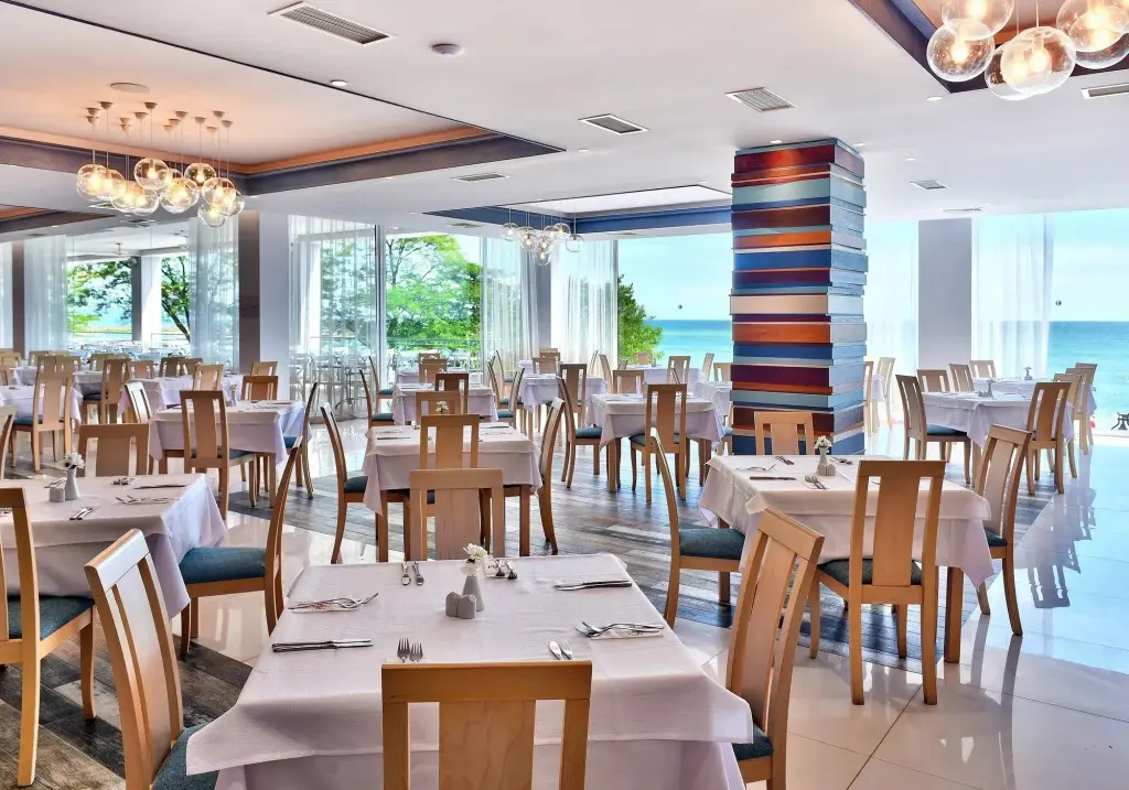 Варна: Grifid Encanto Beach Hotel