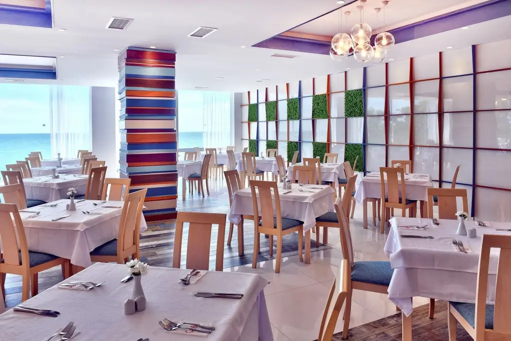Варна: Grifid Encanto Beach Hotel