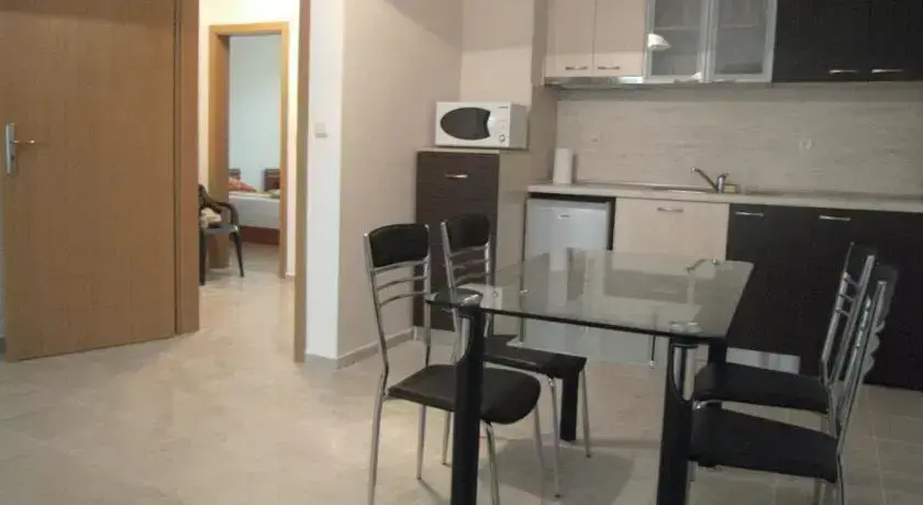 Солнечный берег: Nicol Apartment in Hermes Complex