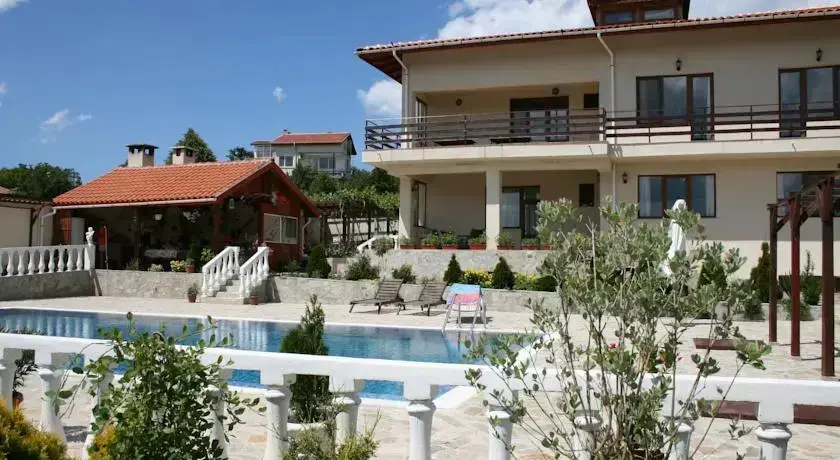 Царево: Rose Garden Guest House