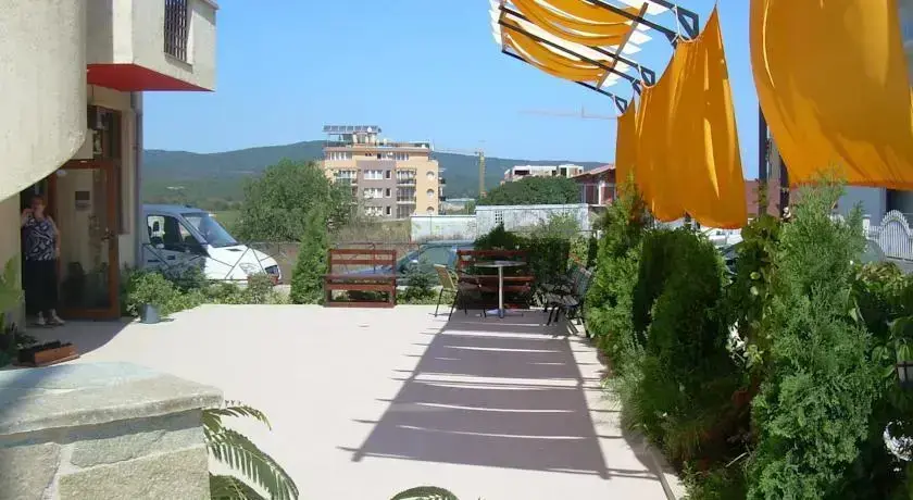 Приморско: Hotel Neven