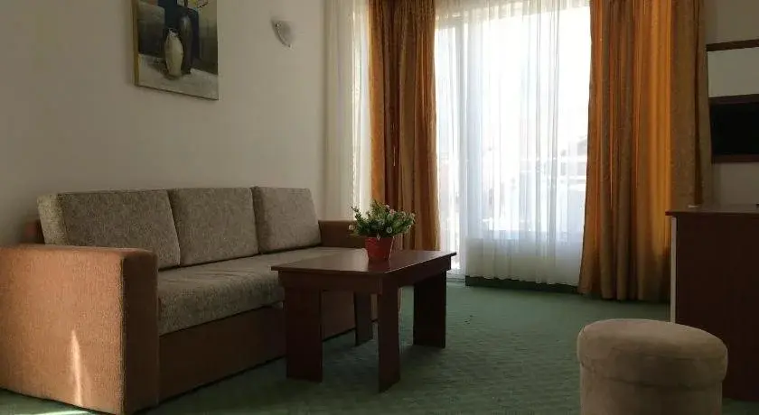 Обзор: Obzor City Hotel