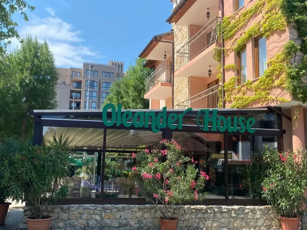 Солнечный берег: Oleander House And Tennis Club