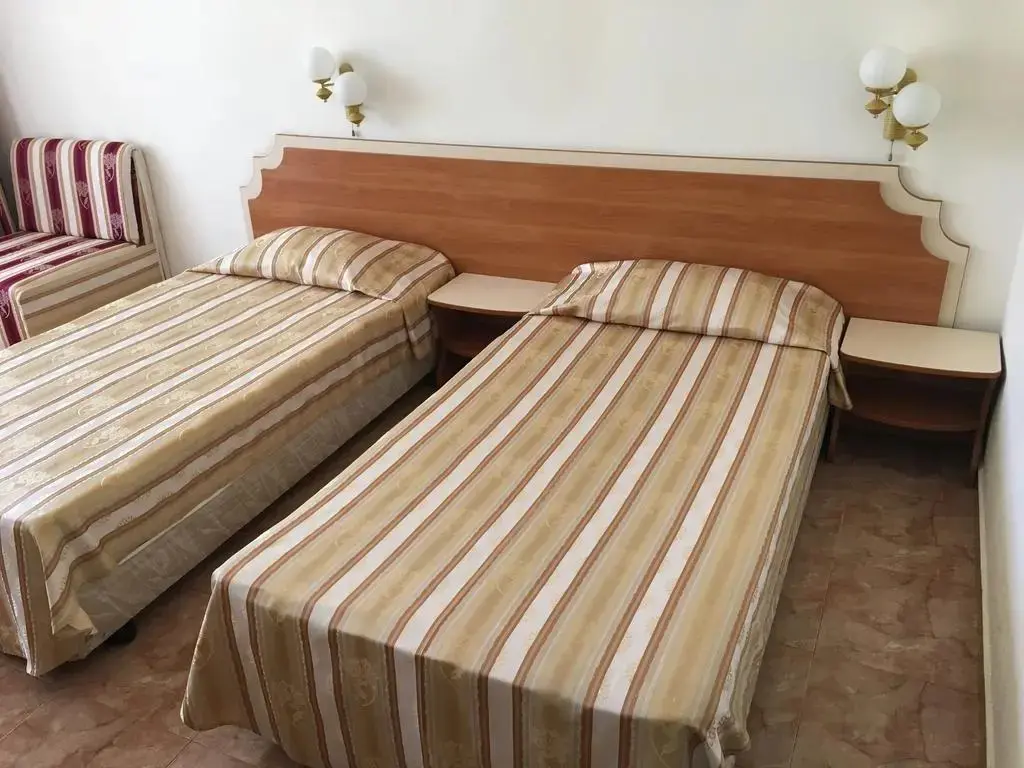 Солнечный берег: Oleander House And Tennis Club