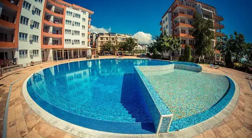 Равда: Riviera Studio
